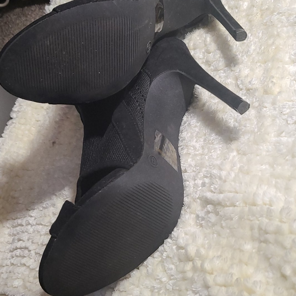 Shoes - Picture 6 of 6